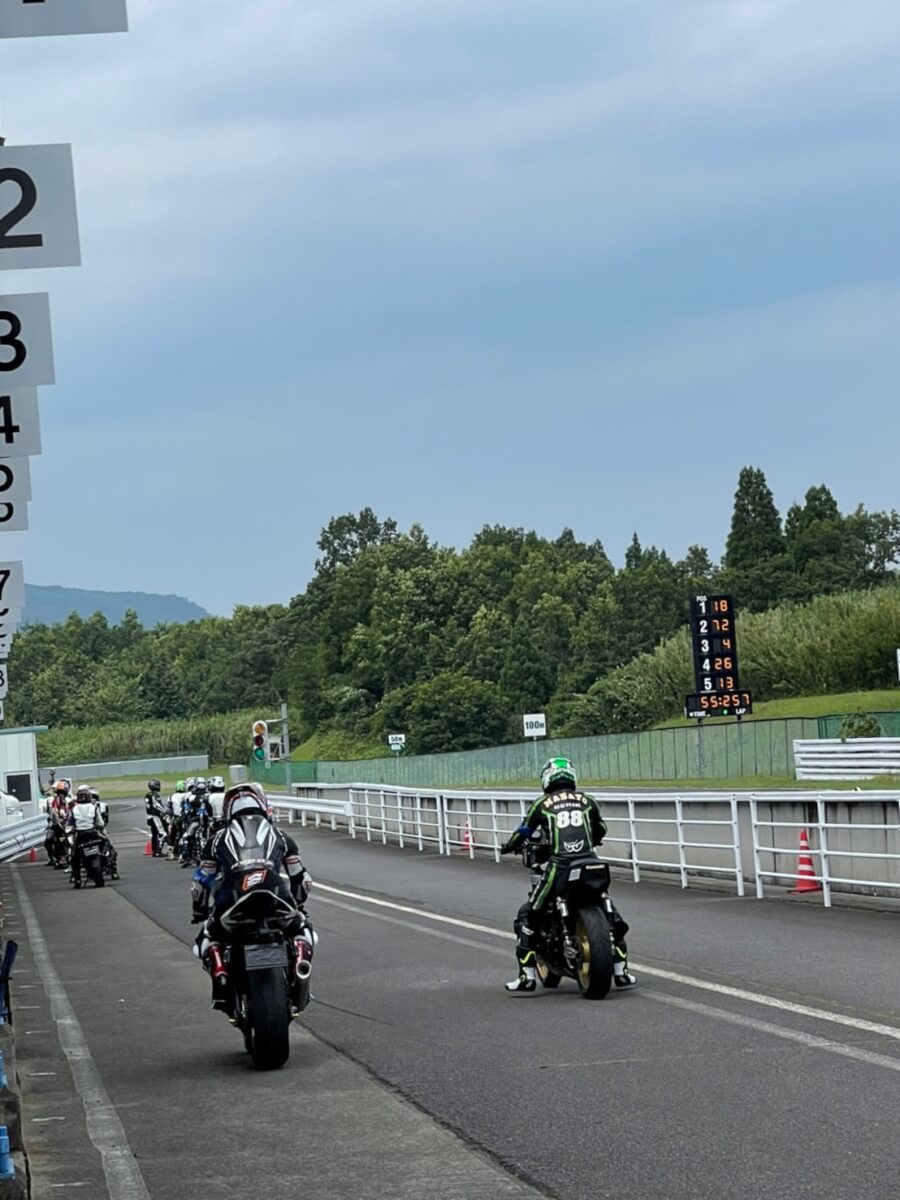 せっかくならモータースポーツもやってみよう！