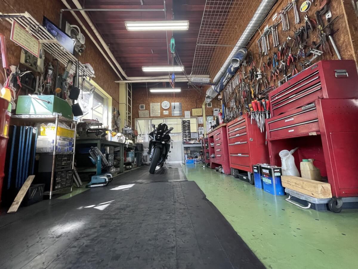 春はバイクショップがすごく忙しい季節！メンテナンス依頼は今のうちに！