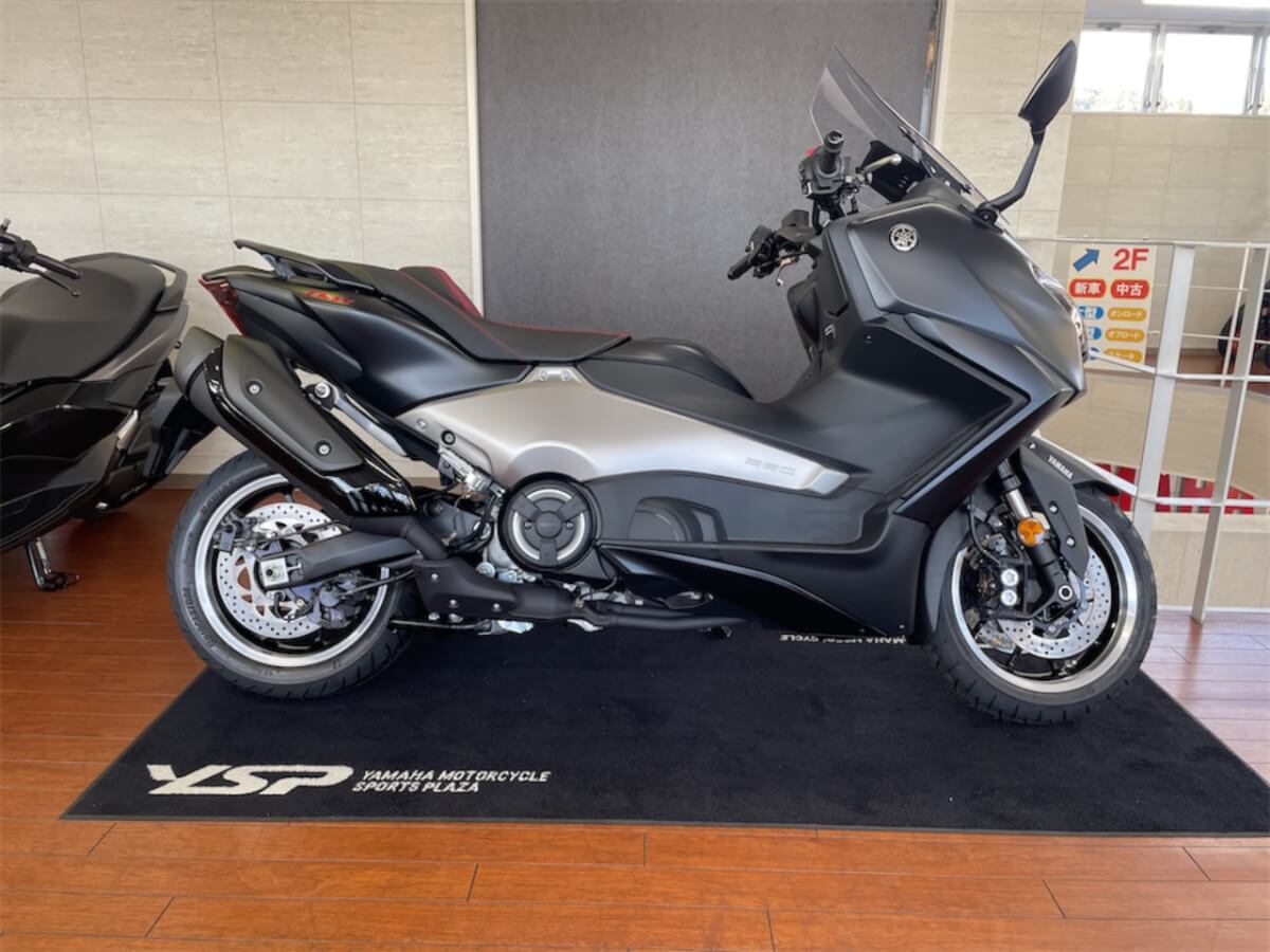 普通のスクーターと全然違う、TMAX560のアニバーサリーモデル入荷